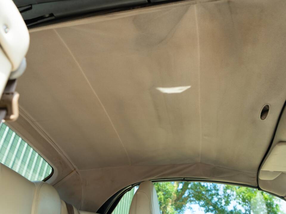 Image 11/50 of Jaguar XKR (2000)