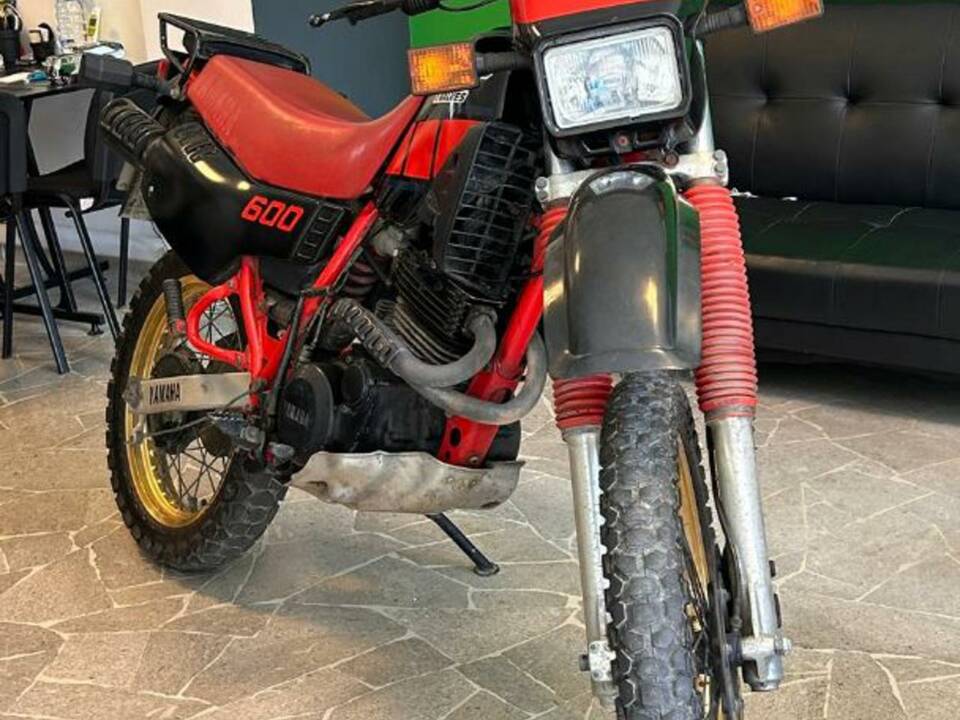 Bild 1/10 von Yamaha DUMMY (1987)
