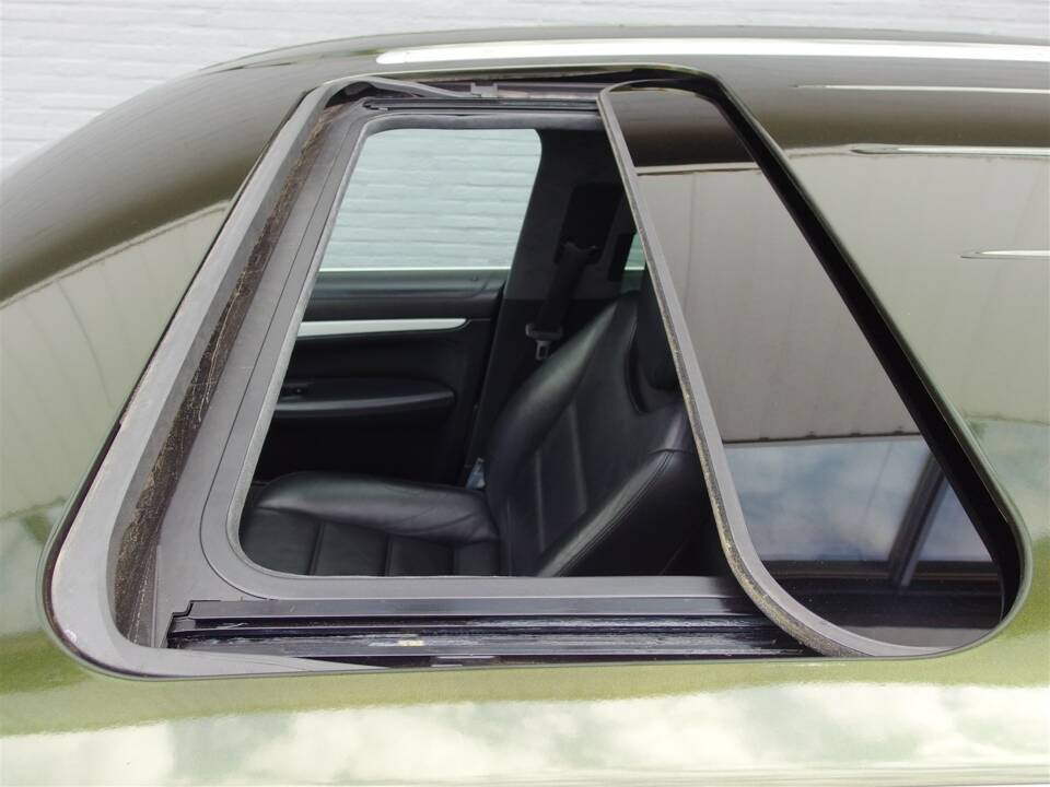 Image 16/99 of Porsche Cayenne Turbo (2007)