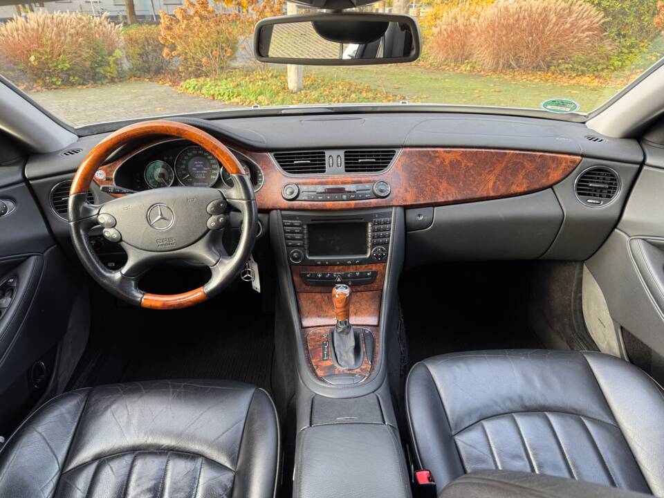 Bild 28/51 von Mercedes-Benz CLS 350 (2005)