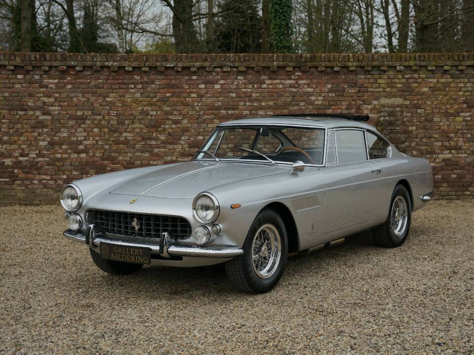 Image 7/50 of Ferrari 250 GT/E (1964)