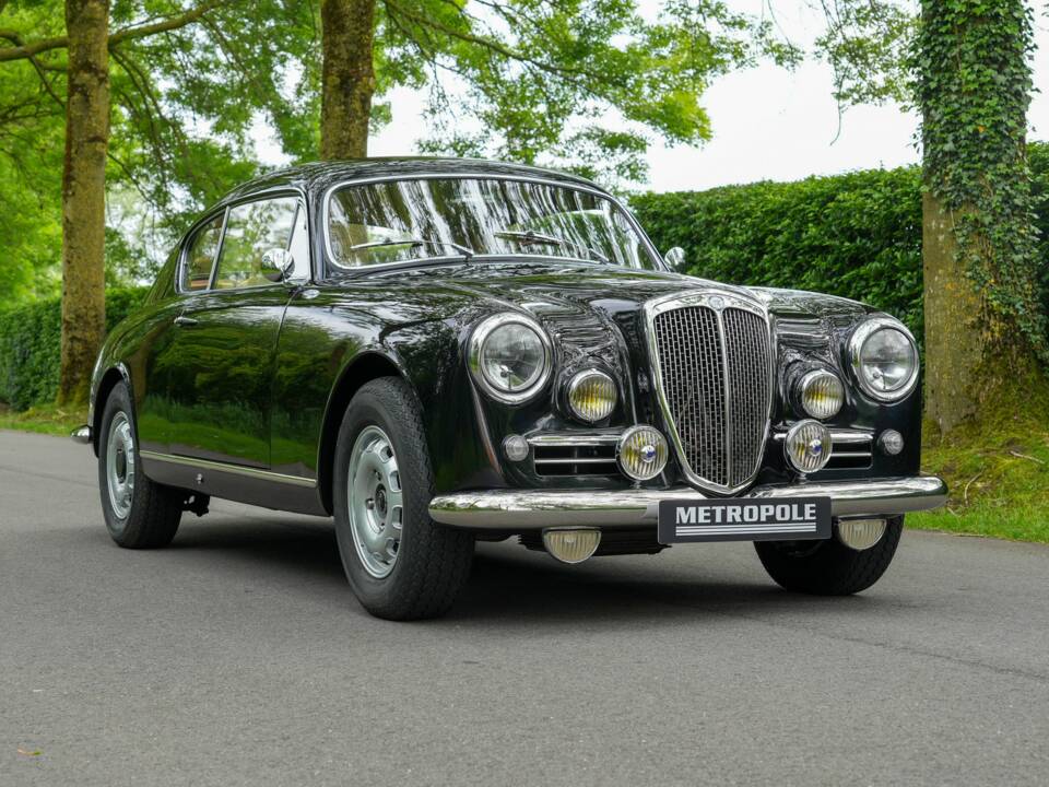 Image 9/33 de Lancia Aurelia B20 GT 2500 (1957)