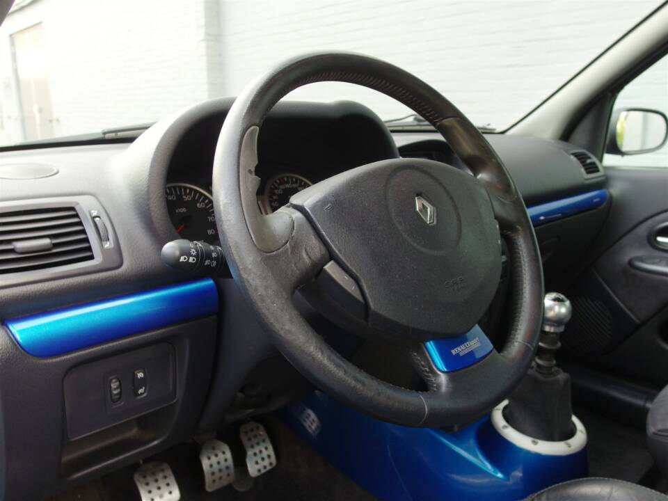 Imagen 39/100 de Renault Clio II V6 (2004)