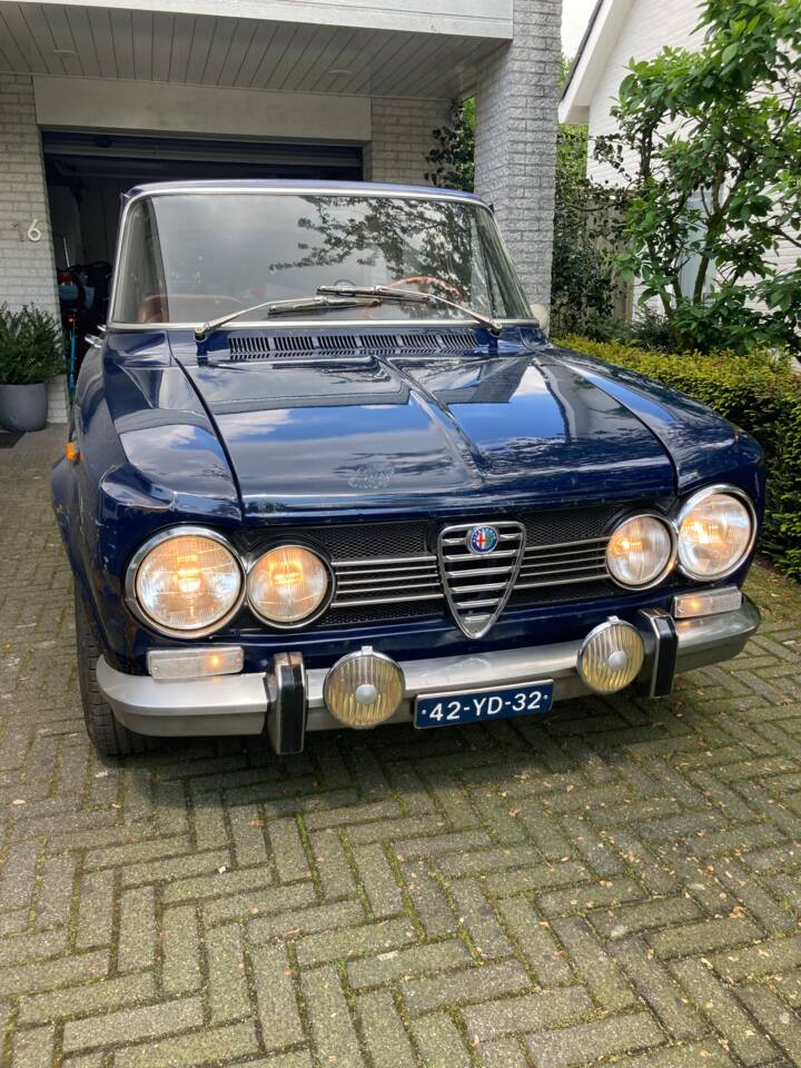 Bild 11/17 von Alfa Romeo Giulia 1.6 Super (1974)