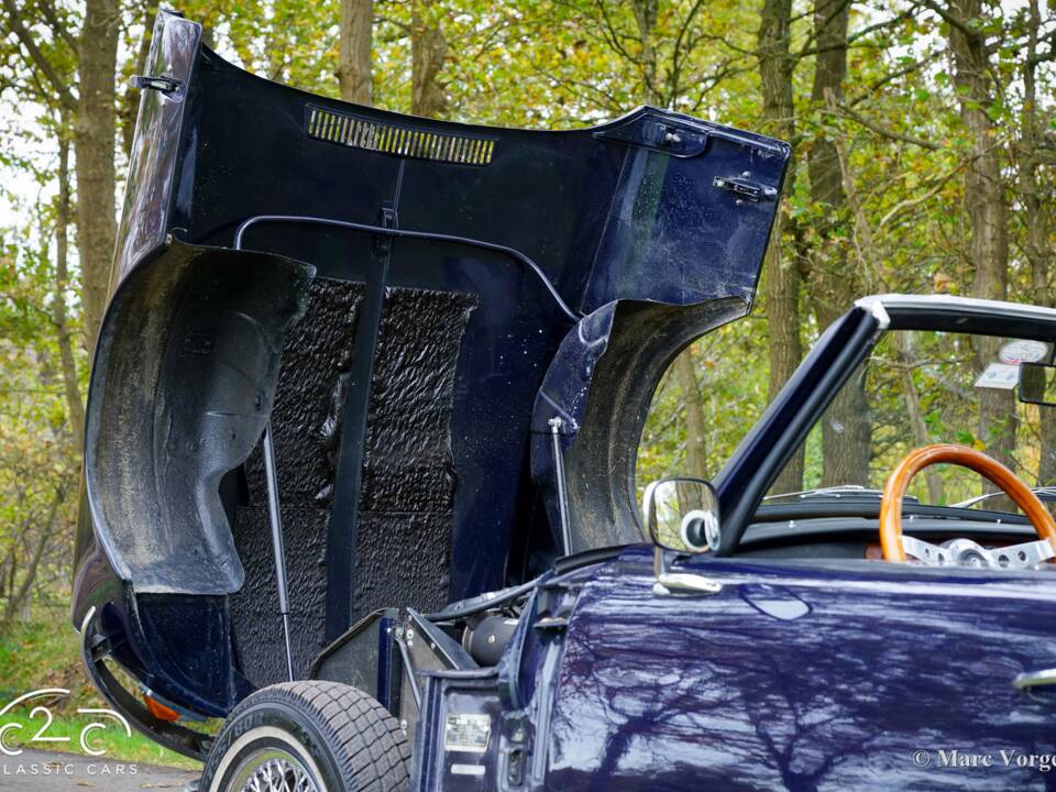 Image 16/60 of Triumph Spitfire Mk III (1970)