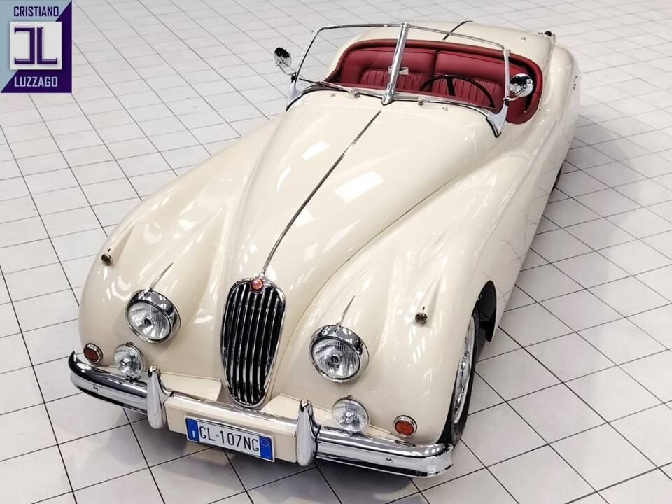 Image 6/74 of Jaguar XK 140 OTS (1956)