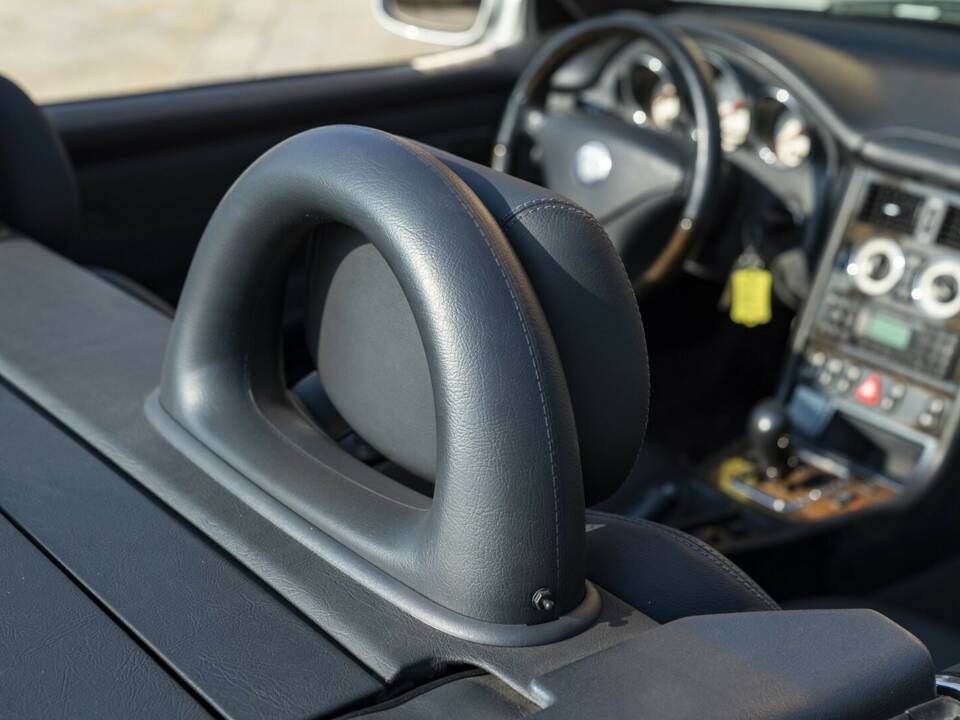 Image 31/50 de Mercedes-Benz SLK 320 (2001)