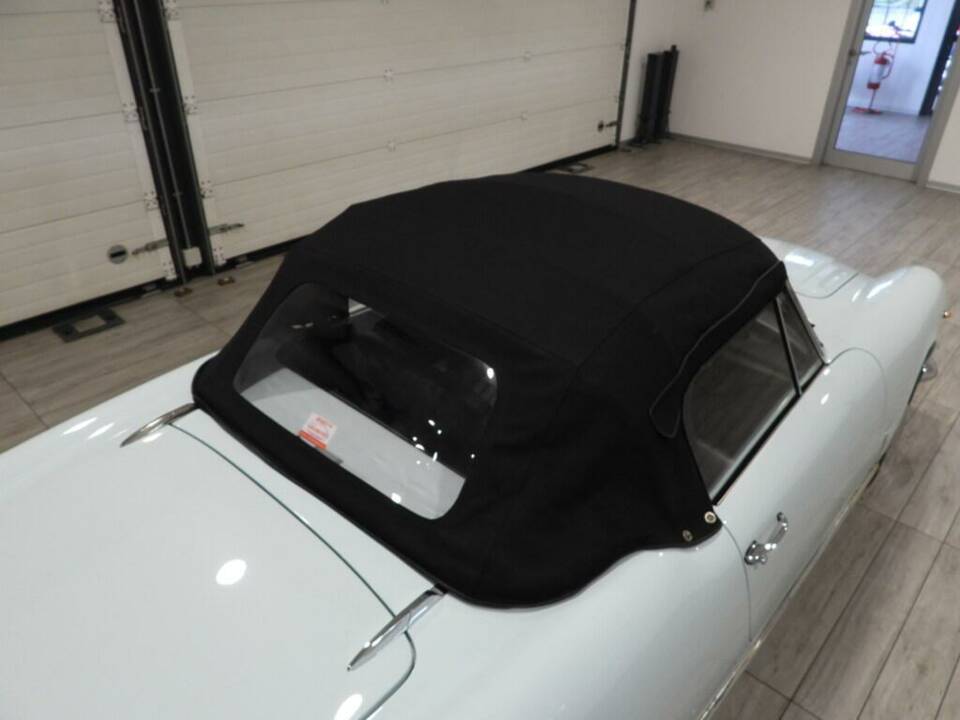 Image 13/15 of Alfa Romeo Giulia 1600 Spider (1963)