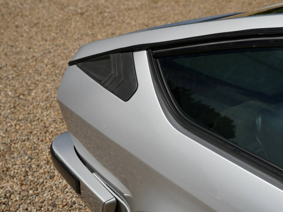 Image 35/50 of Alfa Romeo GTV 6 2.5 (1983)