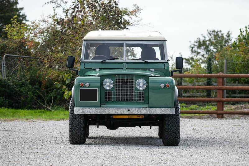Image 6/41 of Land Rover 90 (1988)