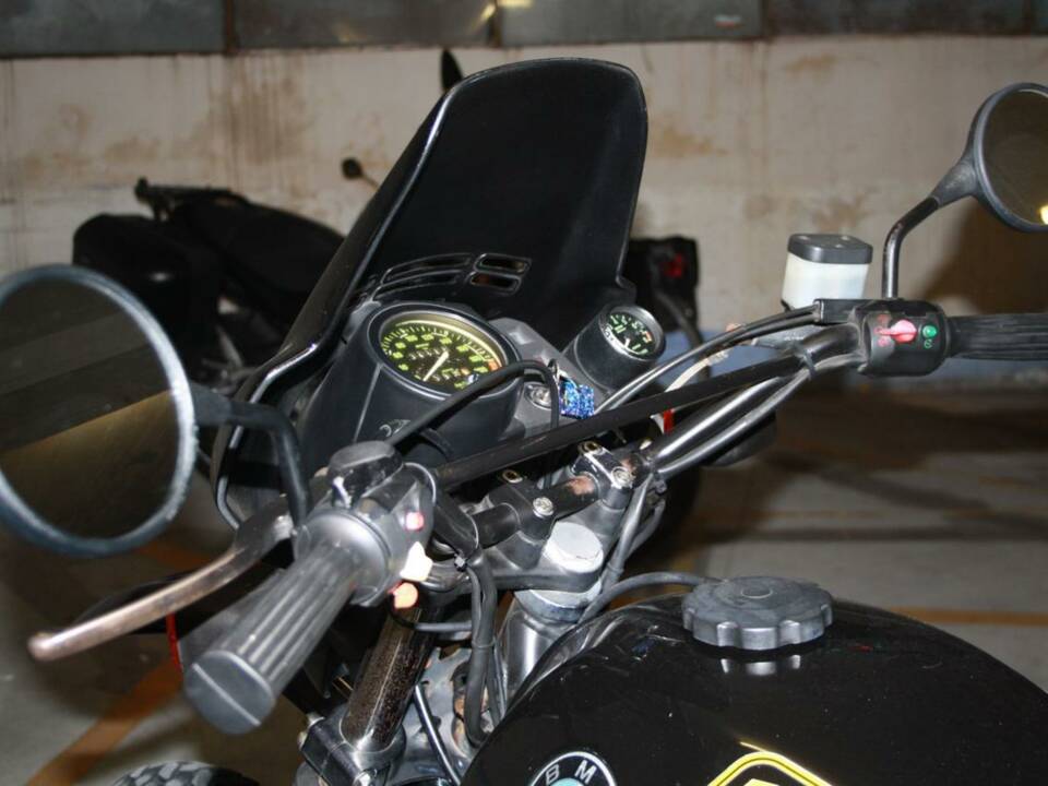 Image 47/50 of BMW DUMMY (1990)