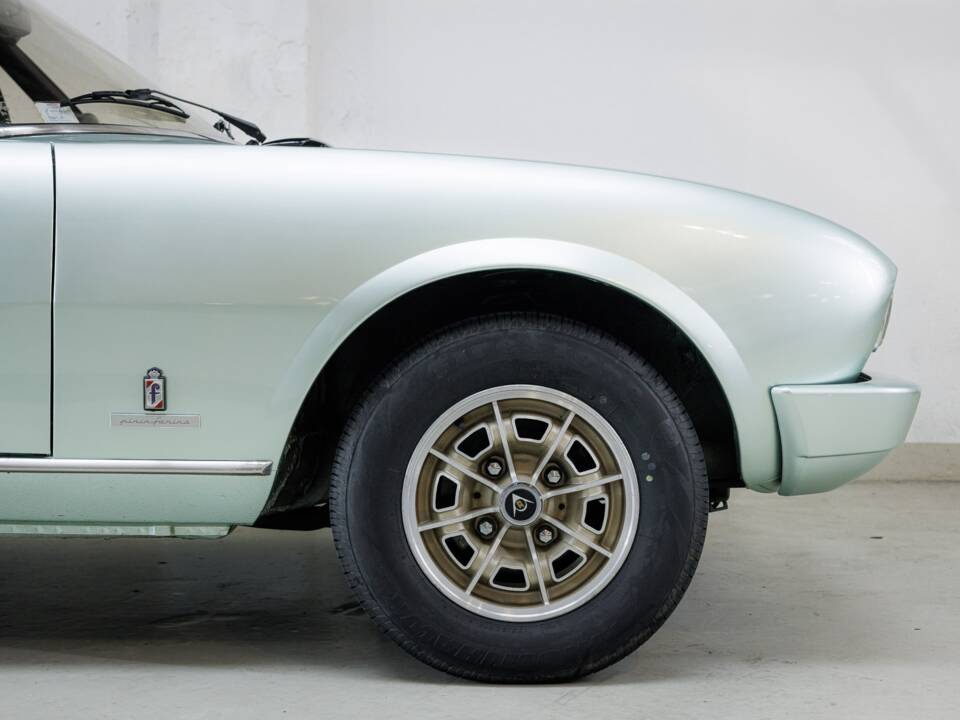 Image 17/24 de Peugeot 504 Coupé (1981)