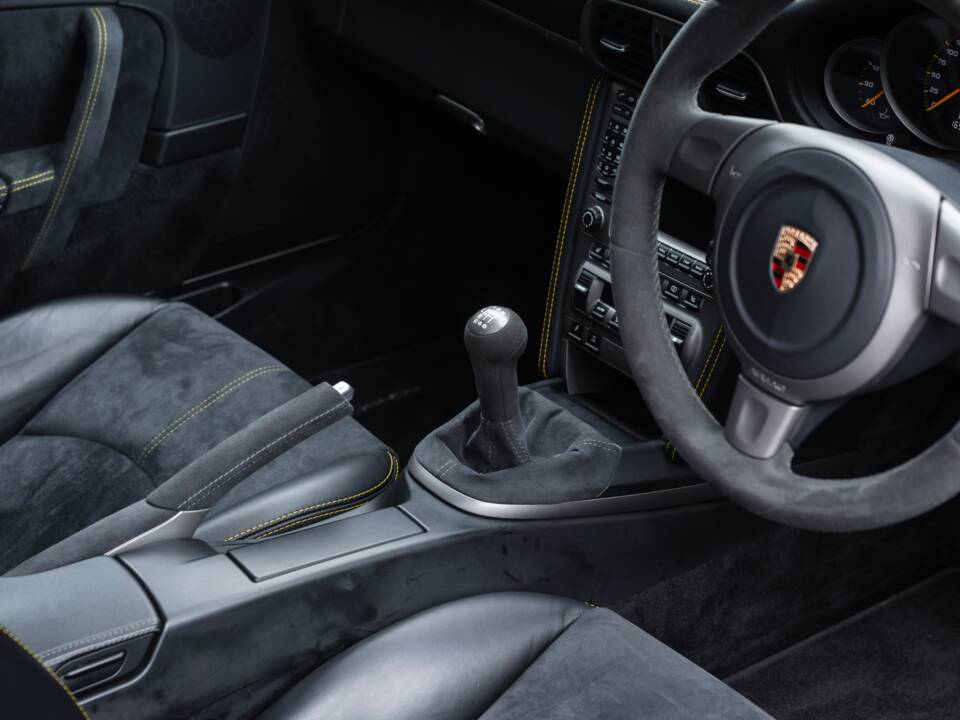 Bild 38/52 von Porsche 911 GT2 (2008)