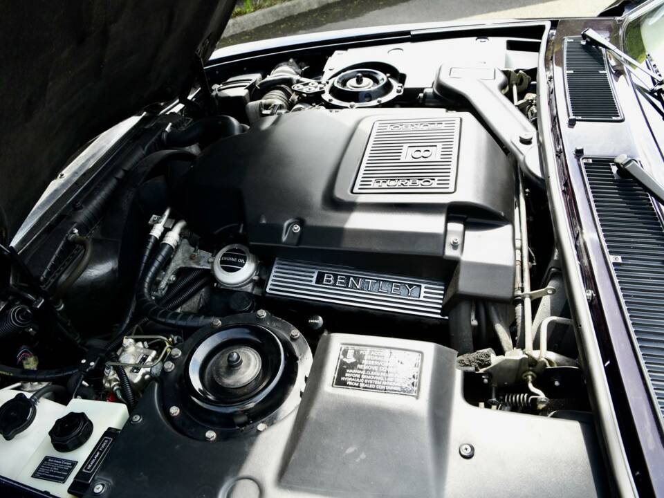 Image 34/50 of Bentley Turbo RT (1997)