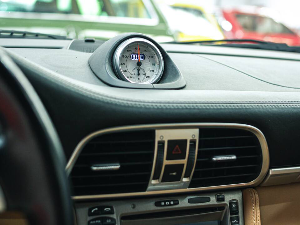 Image 20/48 of Porsche 911 Carrera 4S (2007)
