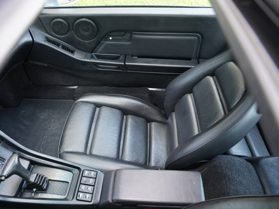 Immagine 28/50 di Porsche 928 GTS (1993)