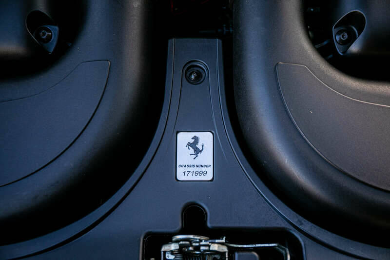 Image 25/44 de Ferrari California (2011)