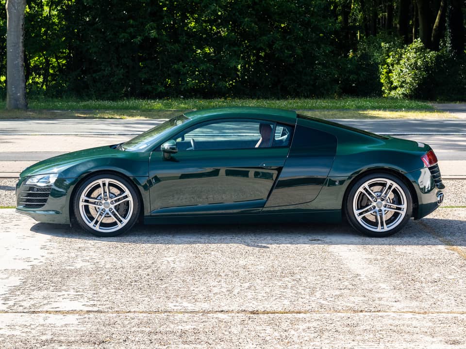 Image 13/33 of Audi R8 (2007)