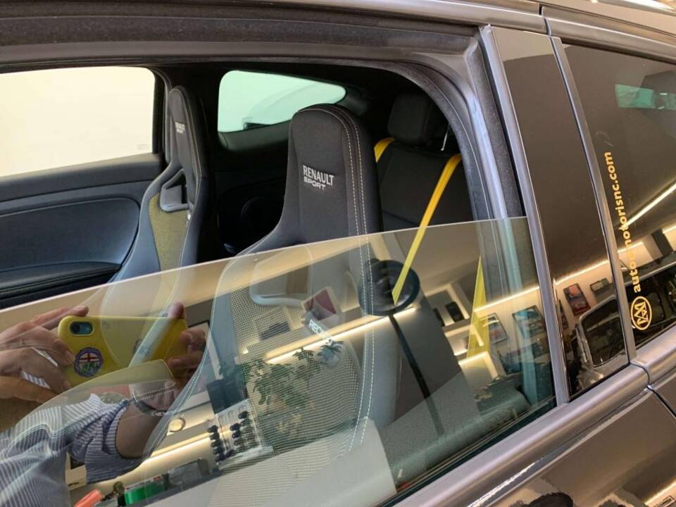 Immagine 24/43 di Renault Mégane RS (2011)