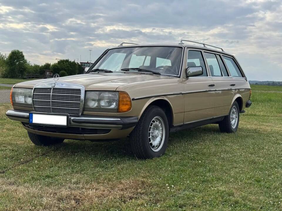 Immagine 1/13 di Mercedes-Benz 280 TE (1982)