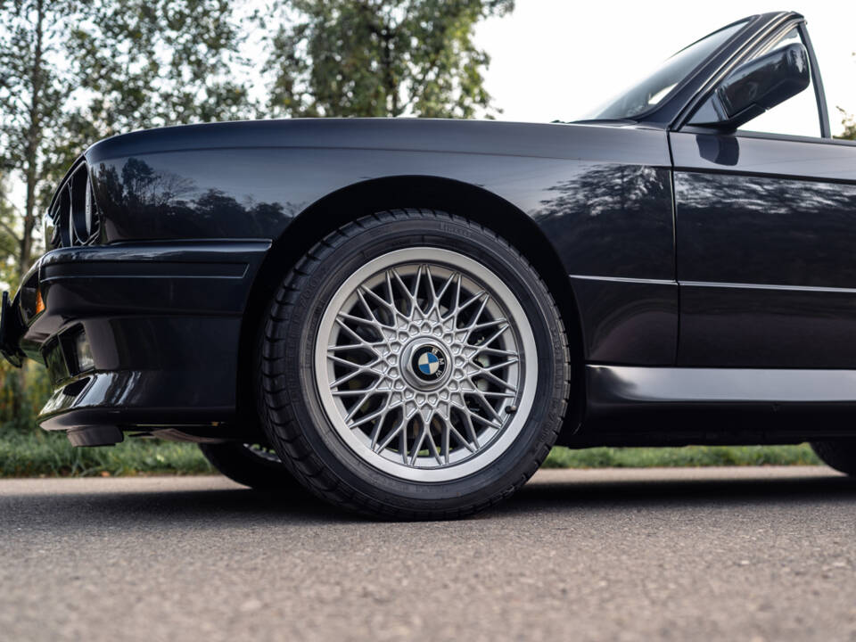 Image 35/50 de BMW M3 (1989)