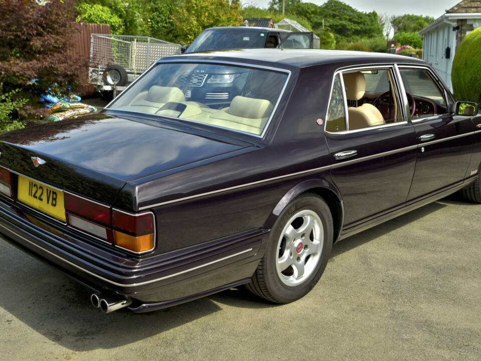 Image 6/50 of Bentley Turbo RT (1997)