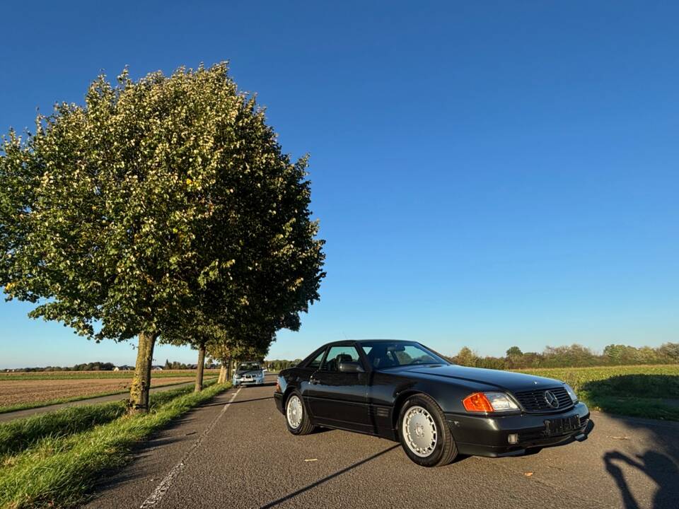 Image 10/49 de Mercedes-Benz 500 SL (1990)