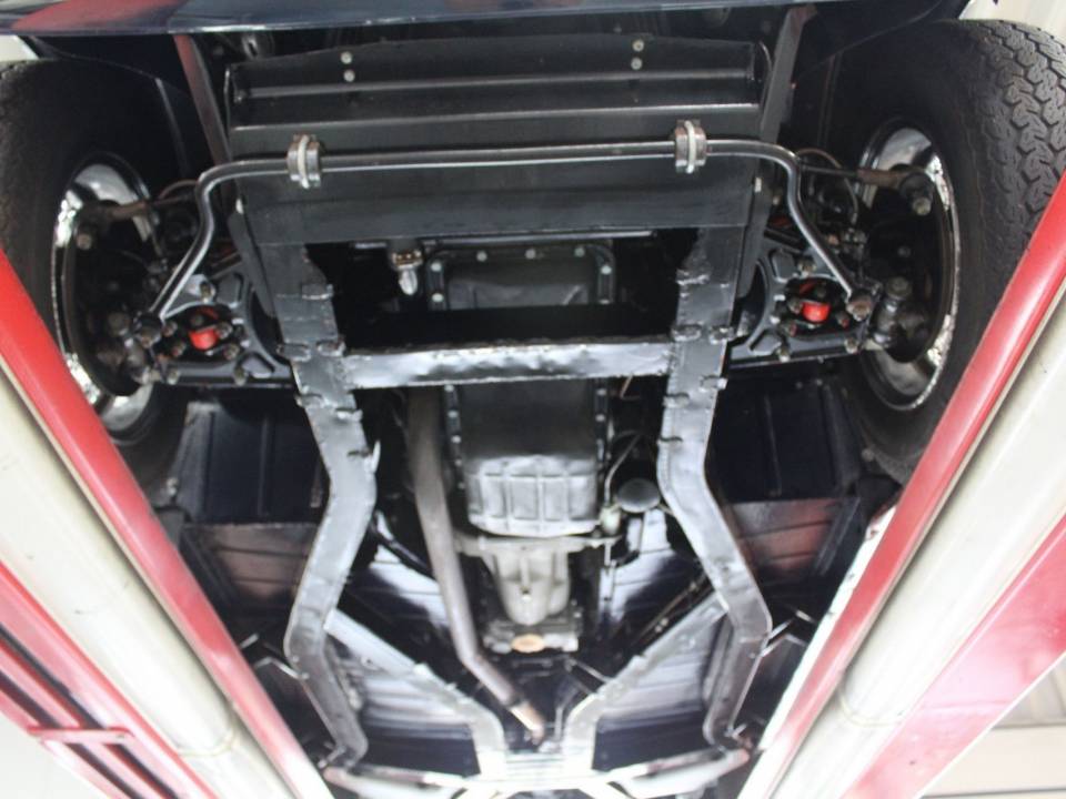 Image 7/50 of Triumph TR 250 (1968)