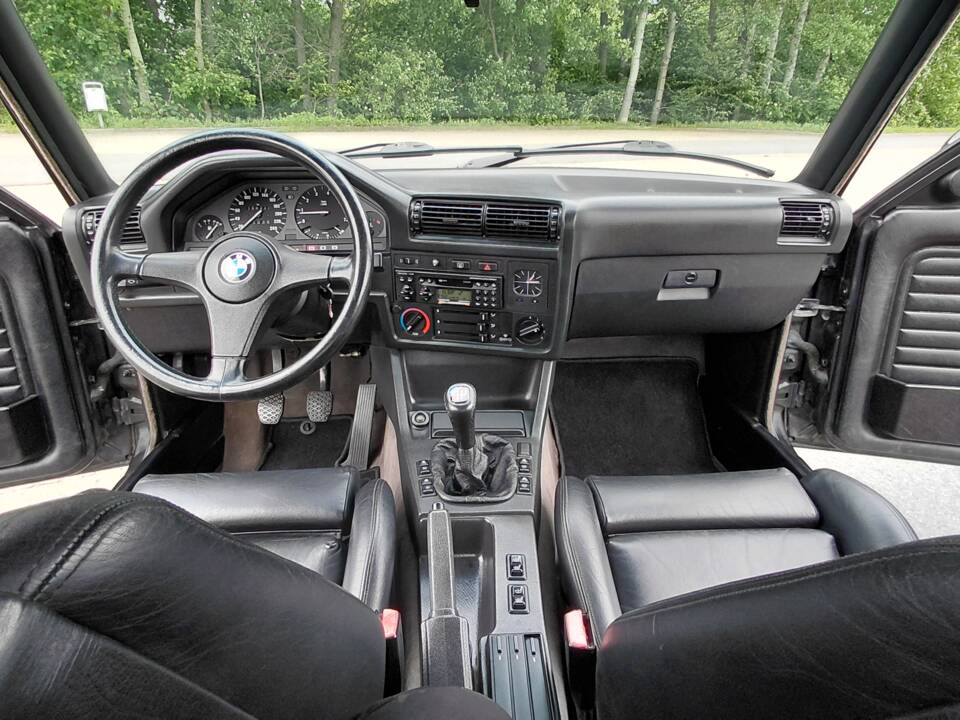 Immagine 9/53 di BMW 320i (1989)