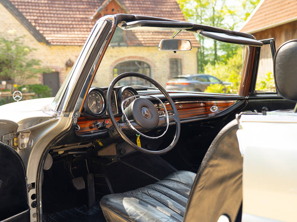 Bild 30/56 von Mercedes-Benz 280 SE (1968)