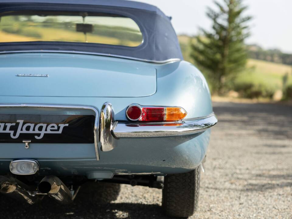 Image 26/50 de Jaguar Type E 3.8 (1964)