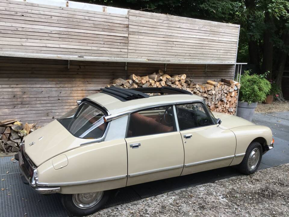 Image 10/82 de Citroën DS 20 (1974)