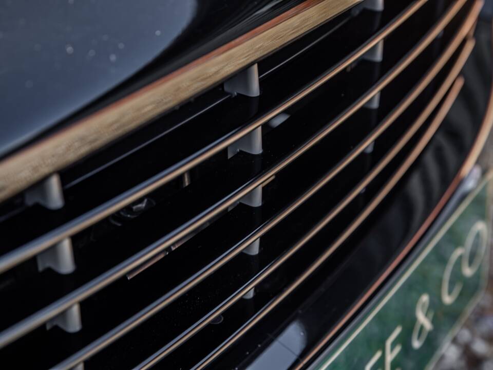 Image 17/59 of Aston Martin DBS (2012)