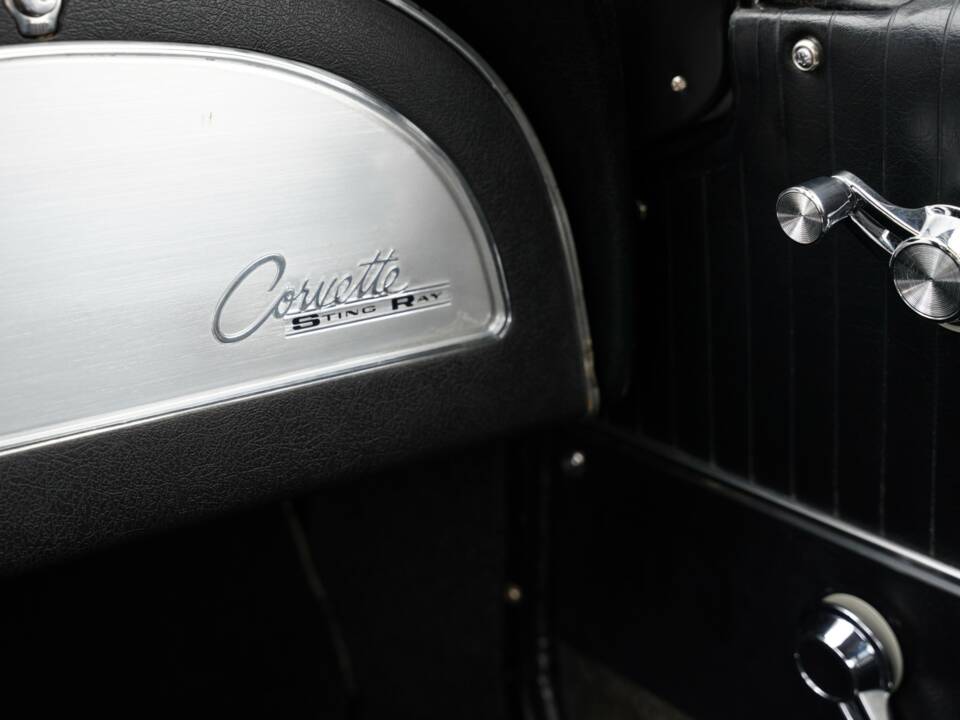 Image 19/50 of Chevrolet Corvette Sting Ray (1963)