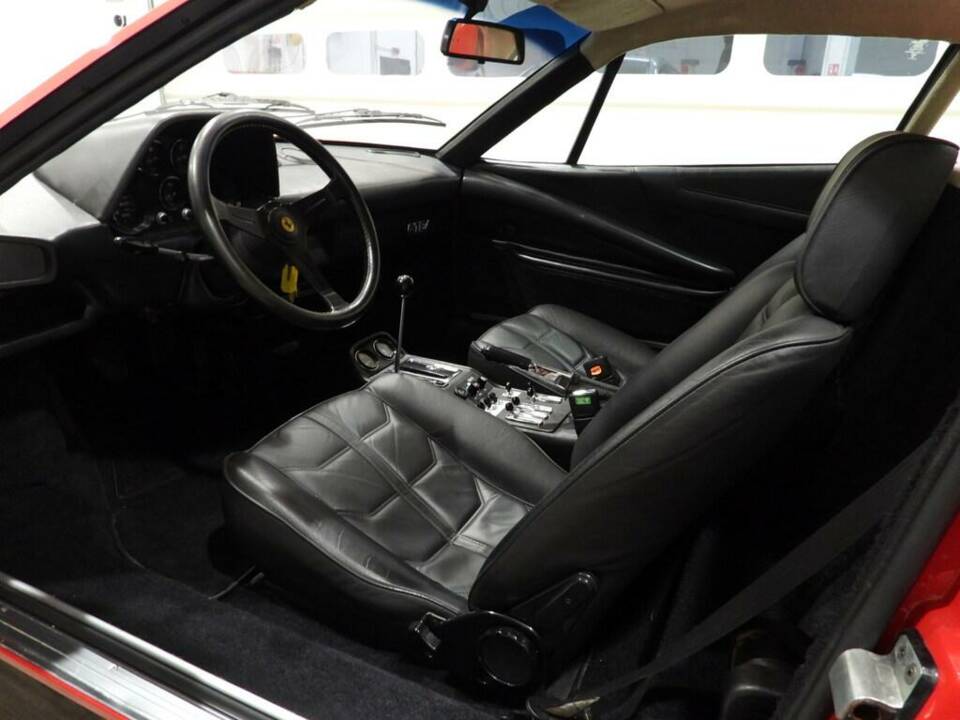 Image 6/15 of Ferrari 308 GTBi (1981)