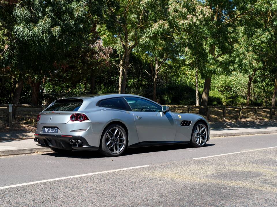 Bild 15/36 von Ferrari GTC4Lusso T (2020)
