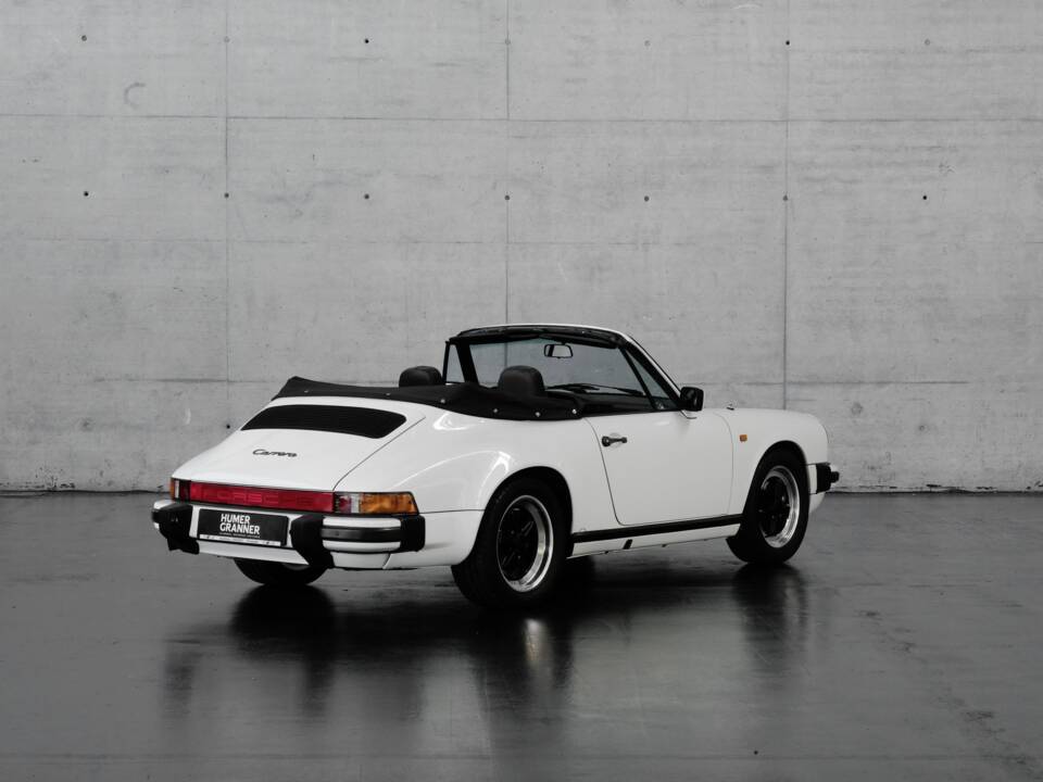 Image 10/46 de Porsche 911 Carrera 3.2 (1984)