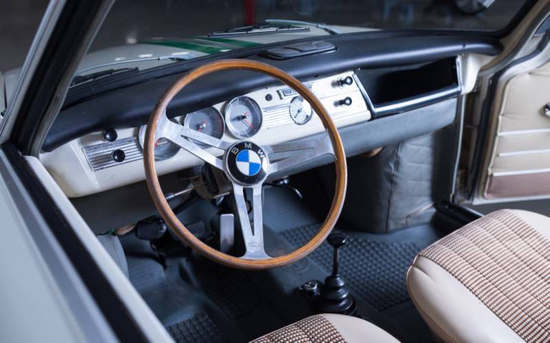 Image 4/4 of BMW 700 CS (1963)
