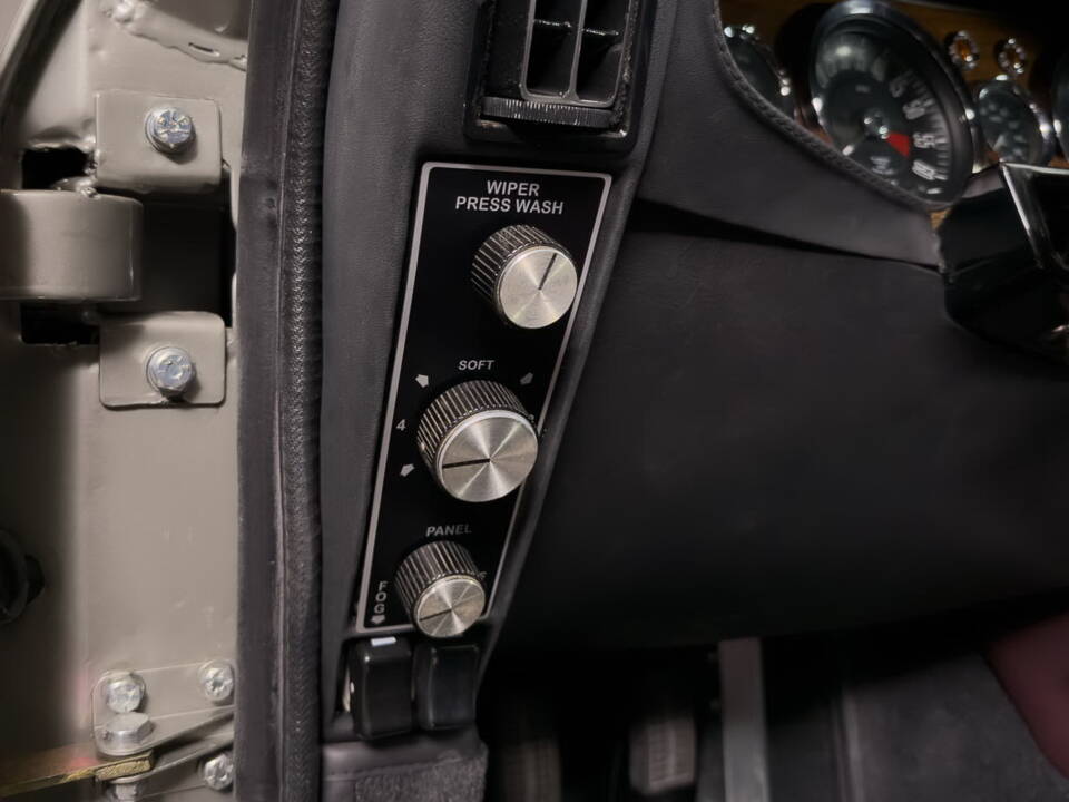 Bild 29/34 von Aston Martin DBS Vantage (1969)