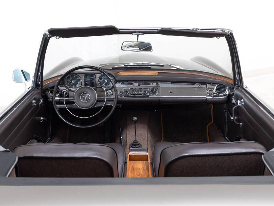 Image 24/35 de Mercedes-Benz 230 SL (1966)