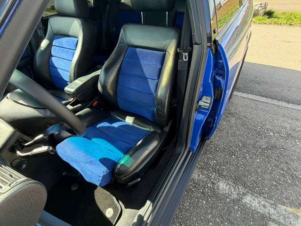 Image 21/29 of Audi S6 Plus Avant (1996)