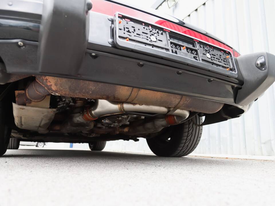 Image 96/108 de Porsche 911 Carrera 3.2 (1989)