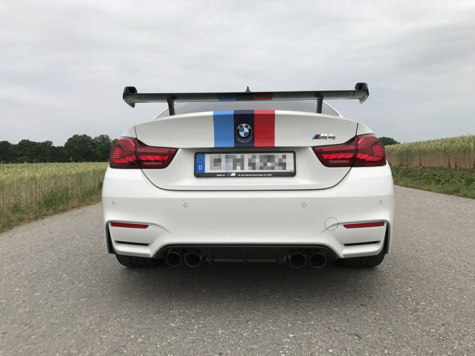 Bild 10/25 von BMW M4 GTS &quot;DTM Champion Edition&quot; (2017)