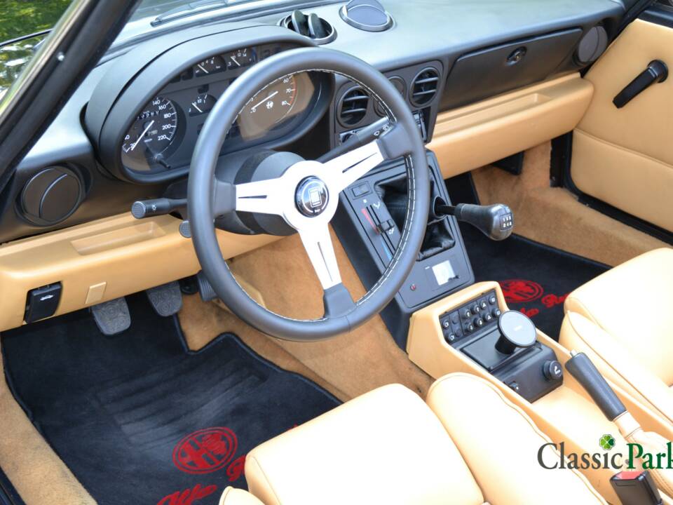 Image 27/50 of Alfa Romeo 2.0 Spider (1990)