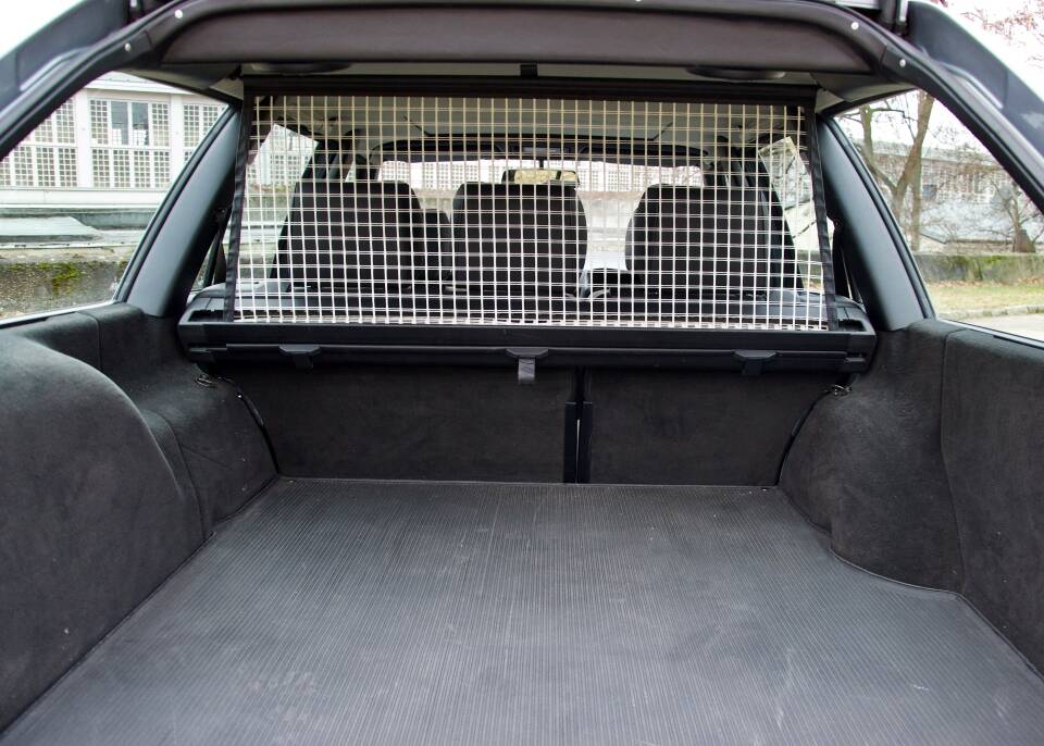 Bild 27/32 von Mercedes-Benz 280 TE (1993)