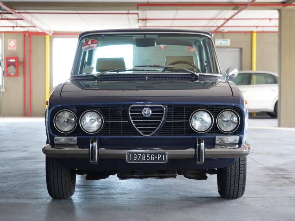 Image 2/30 de Alfa Romeo 2000 Berlina (1973)