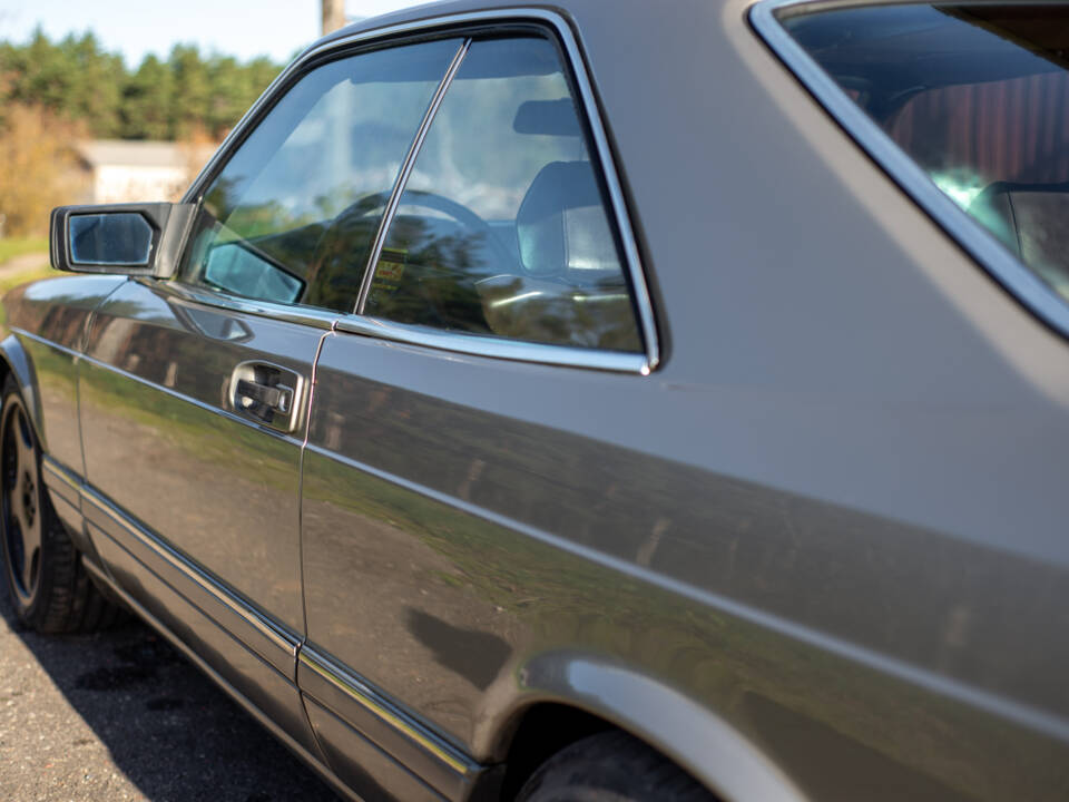 Image 40/95 of Mercedes-Benz 560 SEC (1985)
