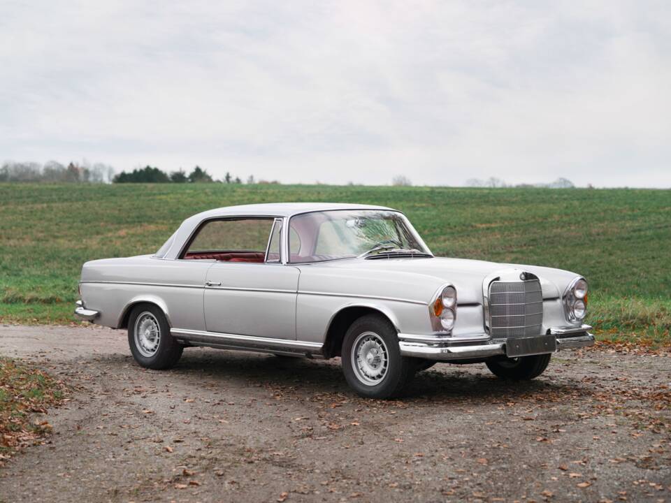 Bild 8/40 von Mercedes-Benz 300 SE (1965)