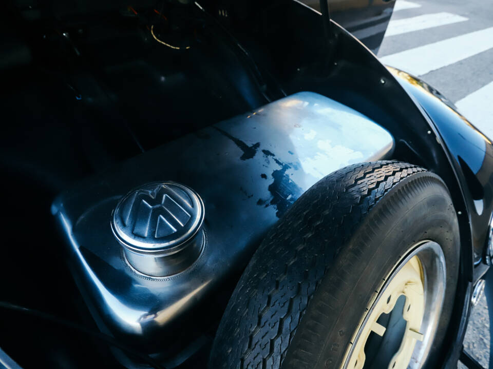 Image 24/130 of Volkswagen Beetle 1200 Export &quot;Oval&quot; (1954)