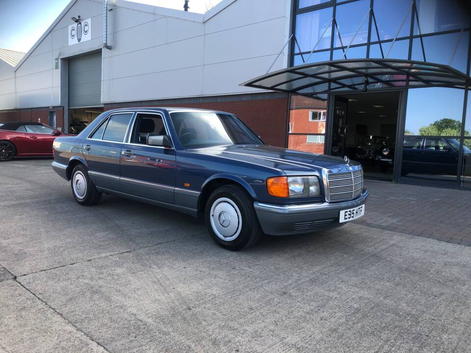 Image 5/13 of Mercedes-Benz 300 SE (1988)